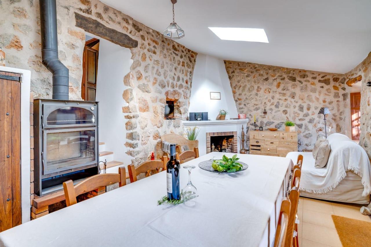 Гостевой дом Casita De Montana Cerca Del Mar Форналуч Экстерьер фото