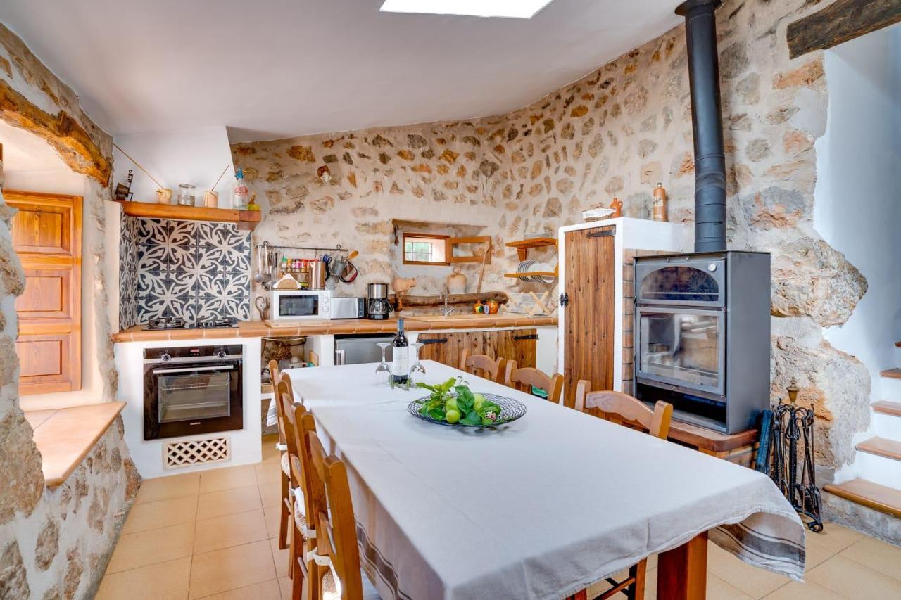 Гостевой дом Casita De Montana Cerca Del Mar Форналуч Экстерьер фото